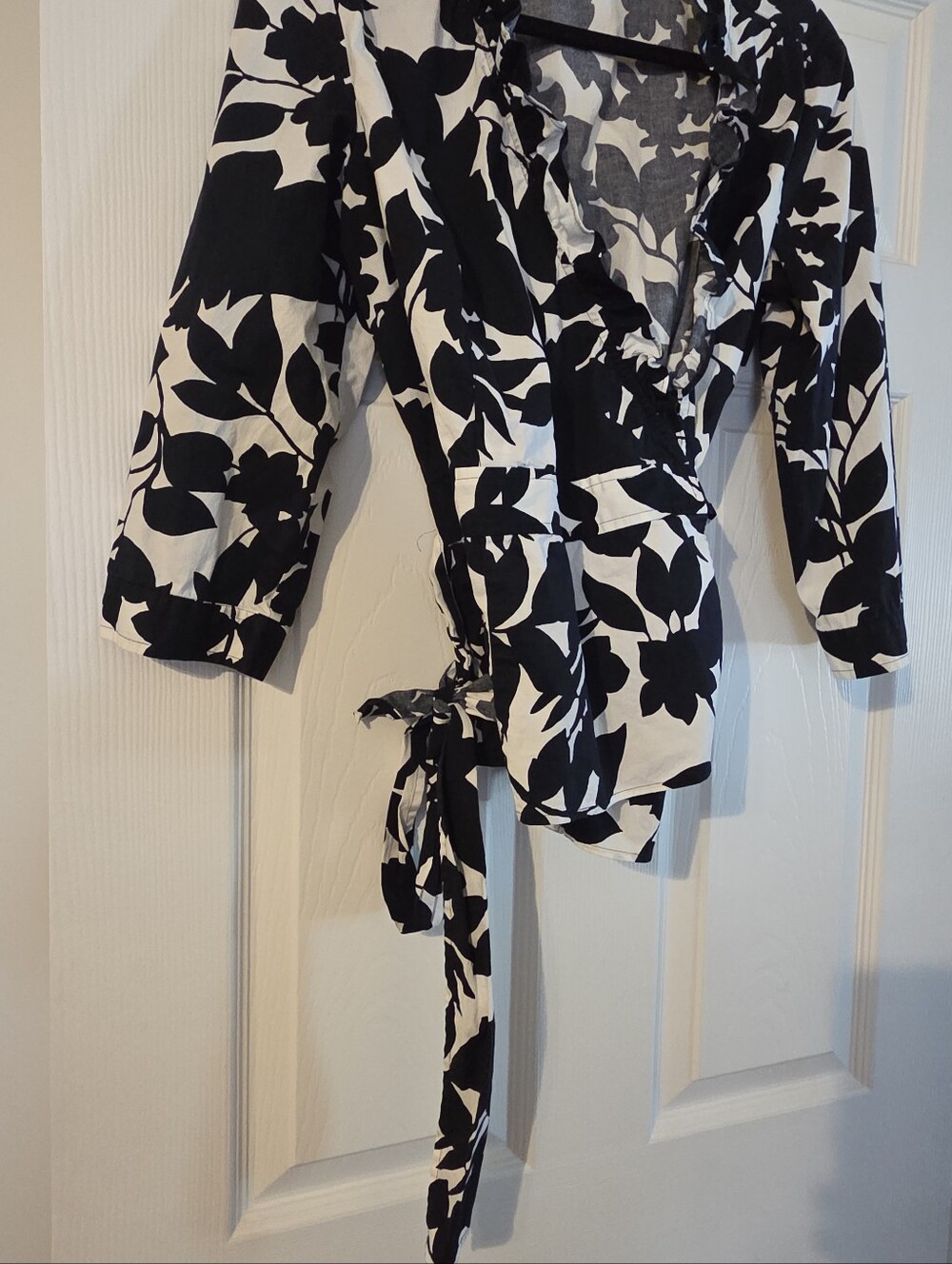 Ann Taylor Navy Blue and White Floral Wrap Blouse - Picture 2 of 6